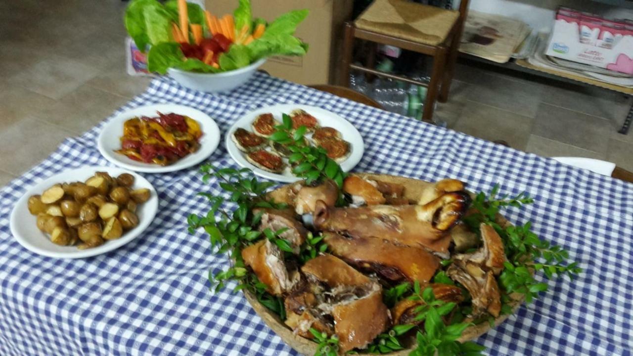 Agriturismo Su Pirastru Sa Castanza Exteriör bild